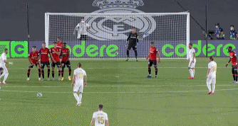 争四格局大乱，曼联3场不败，积分追平切尔西，与欧冠区只差1分